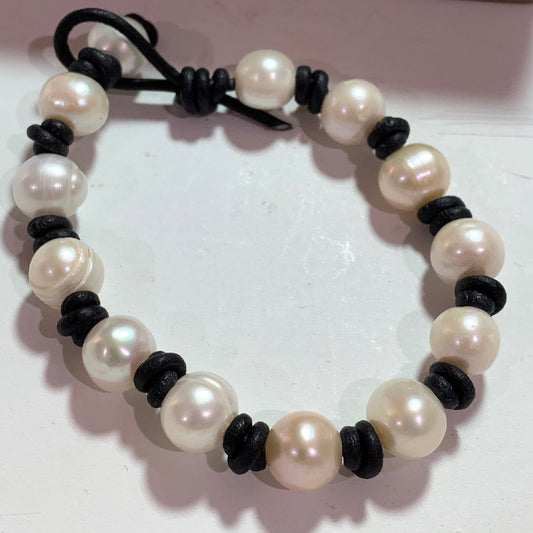 Leather and Freshwater Pearl Bracelet With toggle Closure